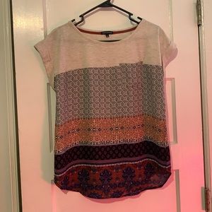Violets & Roses patterned short sleeve top